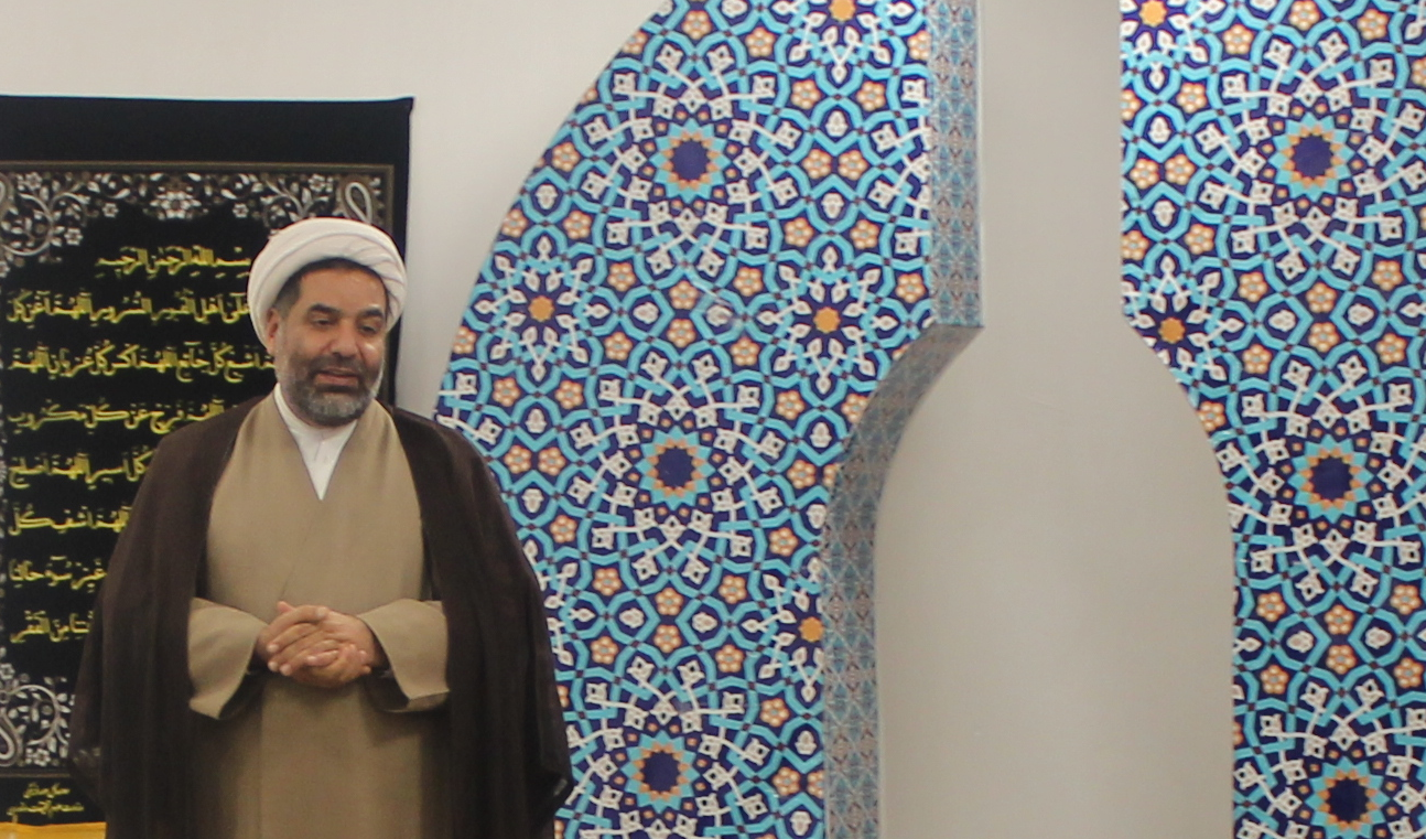 اقامه نماز جماعت ظهر و عصر به امامت حاج آقا کیومرزی مسئول محترم نهاد نمایندگی مقام معظم رهبری در دانشگاه ارومیه