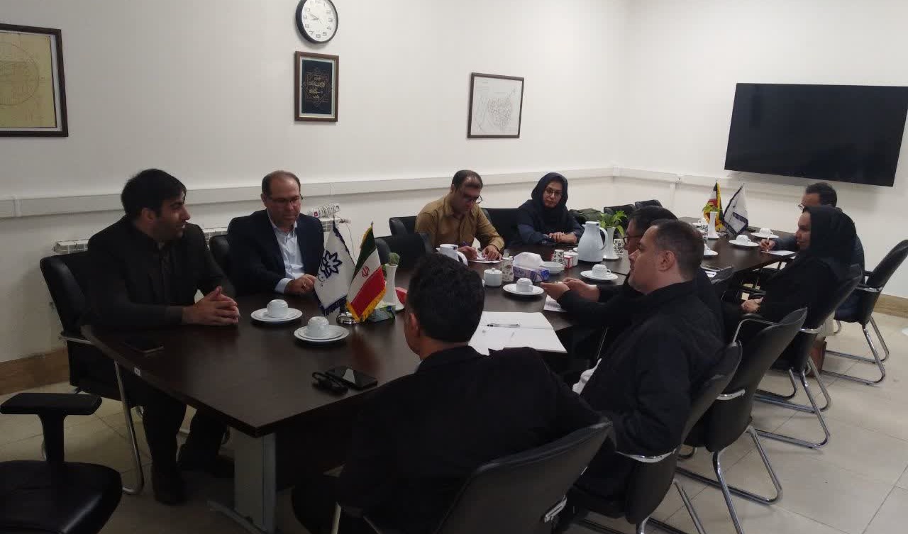اولین جلسه شورای دانشکده در سال‌تحصیلی 1403 با حضور جناب آقای دکتر چهرگانی و جناب آقای دکتر جلیلیان معاون و مدیر محترم آموزشی و تحصیلات‌تکمیلی دانشگاه 