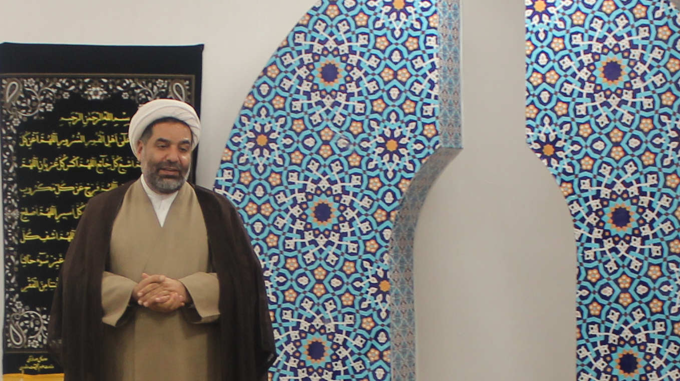 اقامه نماز جماعت ظهر و عصر به امامت حاج آقا کیومرزی مسئول محترم نهاد نمایندگی مقام معظم رهبری در دانشگاه ارومیه