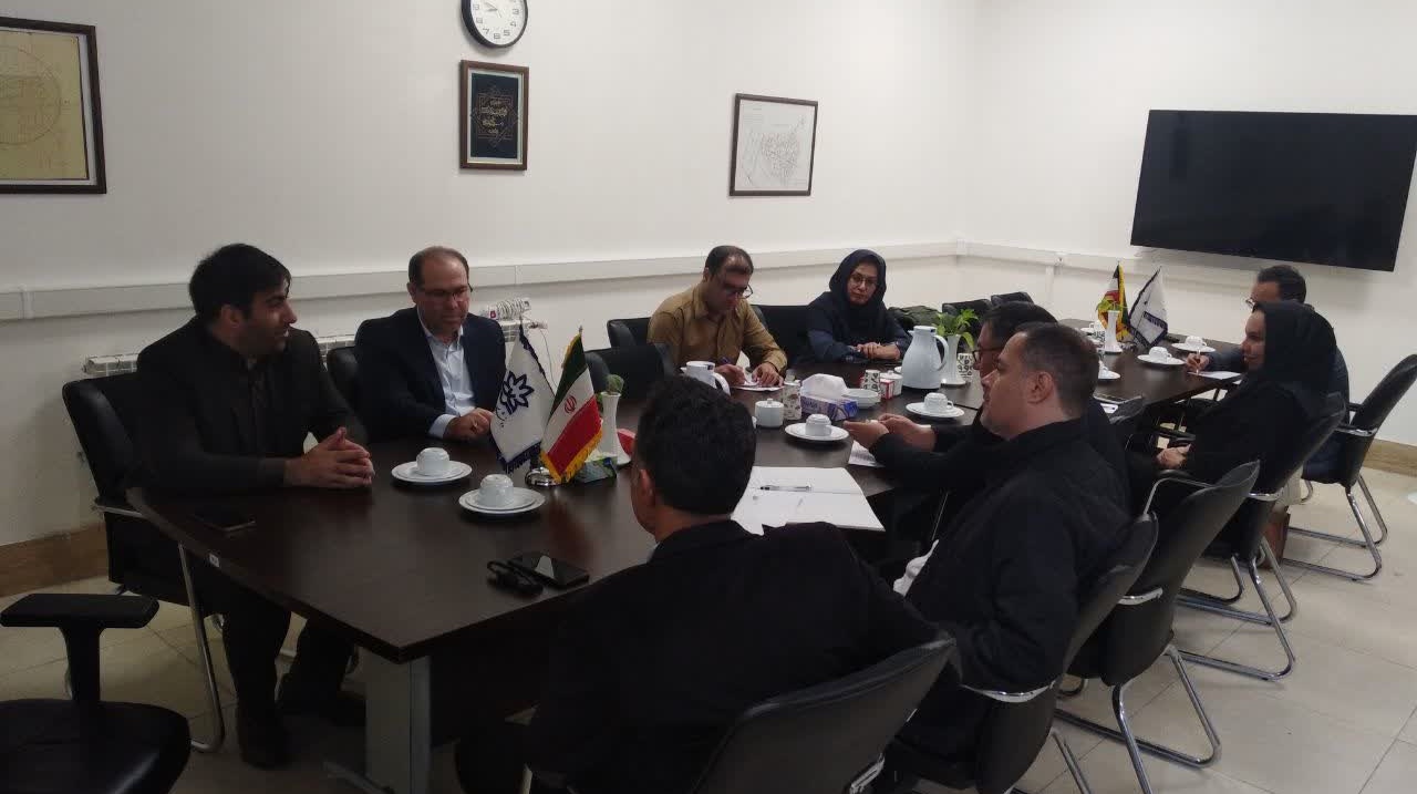 اولین جلسه شورای دانشکده در سال‌تحصیلی 1403 با حضور جناب آقای دکتر چهرگانی و جناب آقای دکتر جلیلیان معاون و مدیر محترم آموزشی و تحصیلات‌تکمیلی دانشگاه 