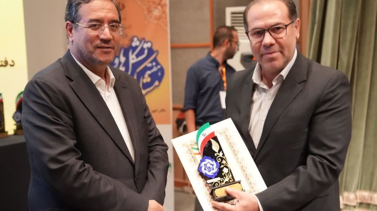تقدیر استاندار آذربایجان غربی از جناب آقای دکتر مظفر عباس‌زاده عضو محترم هئیت علمی گروه مرمت بناهای تاریخی
